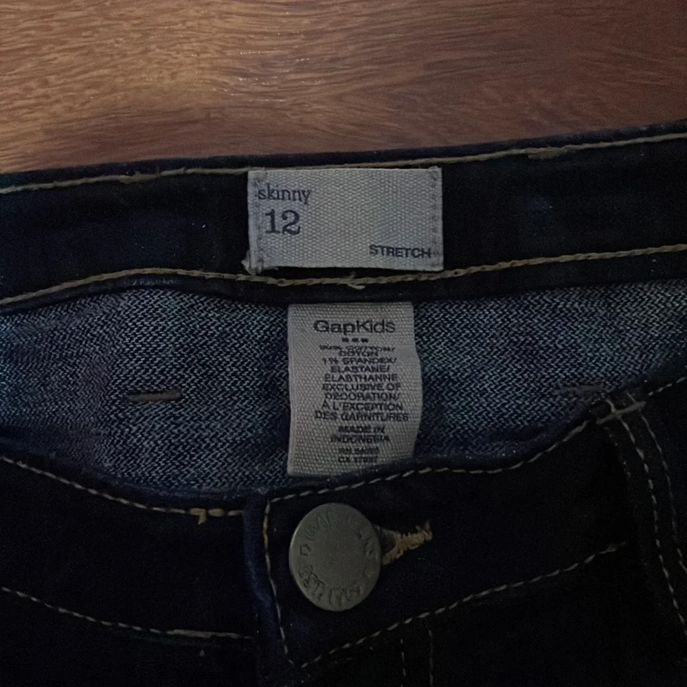 Gap kids size 12 dark wash skinny jeans. - Picture 2 of 4